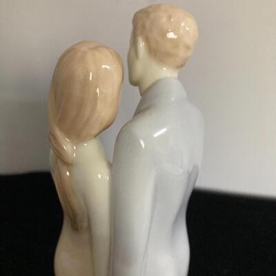 Royal Worcester BRIDE & GROOM Fine Porcelain Figurine 11”