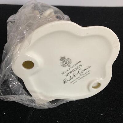 Royal Worcester BRIDE & GROOM Fine Porcelain Figurine 11â€