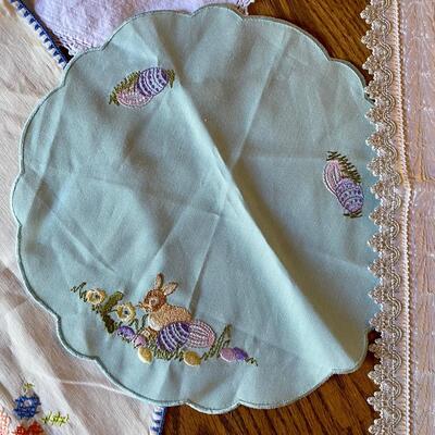 Bundle of Embroidered Vintage Linens