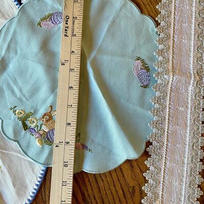 Bundle of Embroidered Vintage Linens