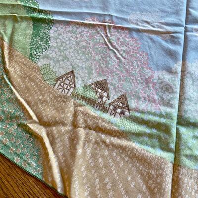 61" Round Tablecloth