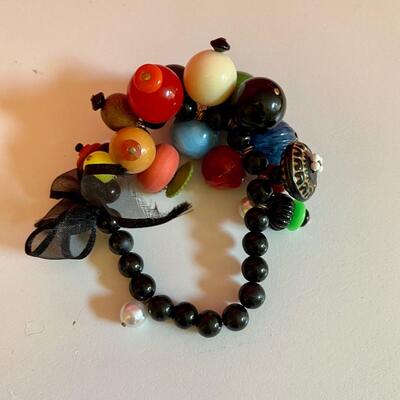 Beaded Bracelet with Colorful Bead Charms and Elastic Band