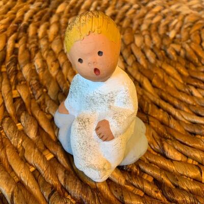 Singer Engel Figurine