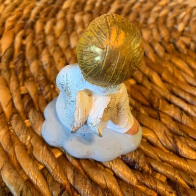 Singer Engel Figurine