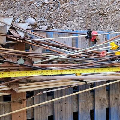 Lot 87: Assortment of Electric and Regular Fencing Posts
