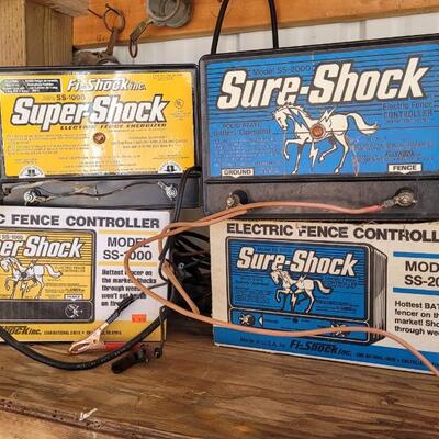 Lot 92: (3) Electric Fence Controllers fest SUPER SHOCK