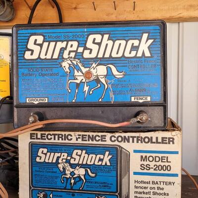 Lot 92: (3) Electric Fence Controllers fest SUPER SHOCK