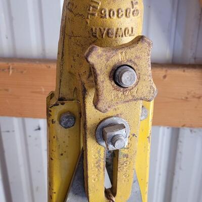 Lot 99: Vintage MOLINE 5000lb Towbar Hitch 40" Tall Yellow w/ (2) Hooks