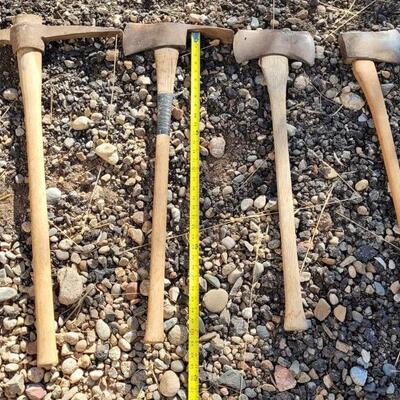 Lot 102: (4) Antique Vintage Assorted Size Axes
