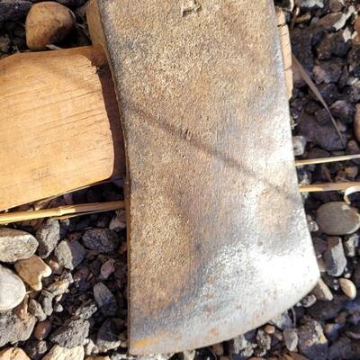 Lot 102: (4) Antique Vintage Assorted Size Axes