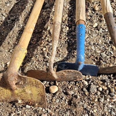 Lot 119: Assortment of Vintage Farm Garden Hie Plows