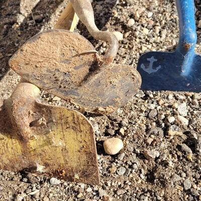 Lot 119: Assortment of Vintage Farm Garden Hie Plows