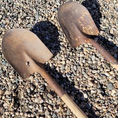 Lot 121: (2) Vintage Wood Handle Shovels Farm Farden