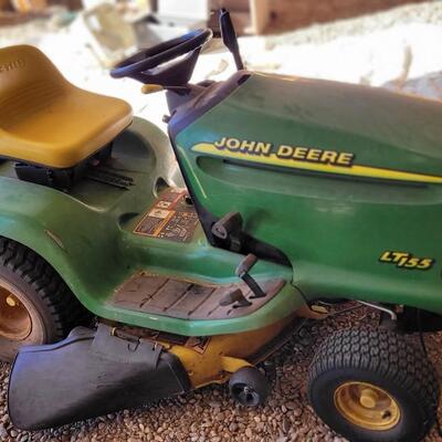 Lot 123: John Deere 15HP Riding Lawnmower LT155