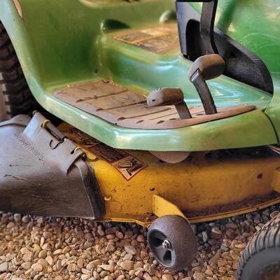 Lot 123: John Deere 15HP Riding Lawnmower LT155