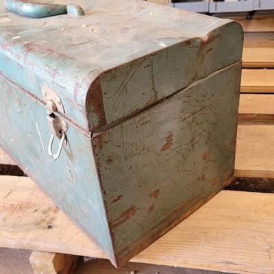 Lot 124: Vintage M 245 Graphic Toolbox Blue Metal w/ Insert