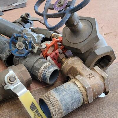 Lot 129: Assortment of Valve Fittings