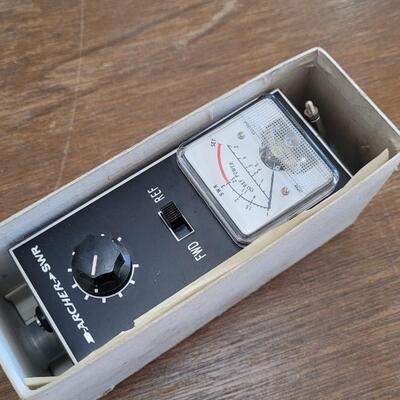 Lot 131: Vintage New in Box UNUSED Standing Wave Bridge and Firld Indicator