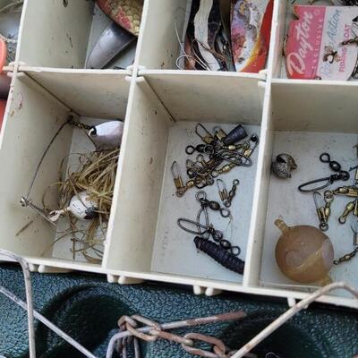 Lot 164: Fishing Tacklebox w/ Accessories Inside