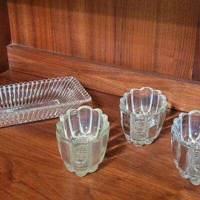 Lot 59: Glass Medium Rectangle Platter and 3 Princess House Spoon Rests