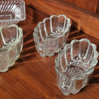 Lot 59: Glass Medium Rectangle Platter and 3 Princess House Spoon Rests