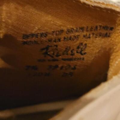 Lot 61: Size 7.5 Riedell Figure Ice Skates with Extra Laces, Lace Hook and Blade Guards