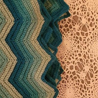 Lot 62: Vintage Afghan Throw  (Blues)