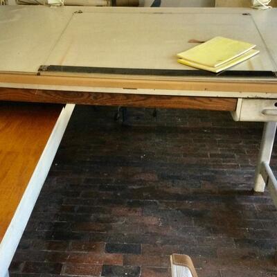 Drafting table/ desk