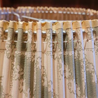 Lot 67: Vintage Cream and Sage Paper Ruffle Pleats Lamp Shade