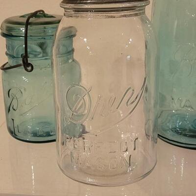 Lot 78: Vintage (2) Blue (1) Drey Clear Ball Jars and (2) Green (1) Blue Insulators