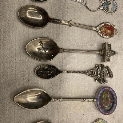 Spoons, spoons and more spoons, plus holder