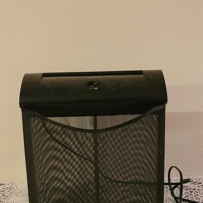 Lot 88: Aurora Paper Shredder