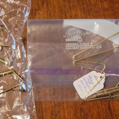 Lot 92: Plate Wall Hangers and Bowl StandsLot