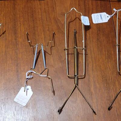 Lot 92: Plate Wall Hangers and Bowl StandsLot