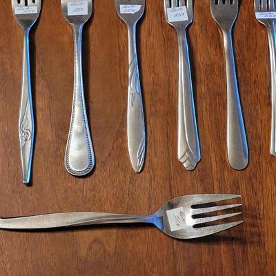 Lot 97: Vintage Mixed Flatware
