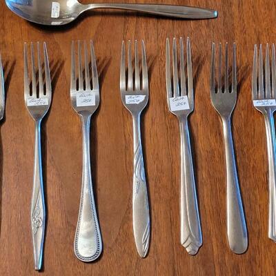 Lot 97: Vintage Mixed Flatware