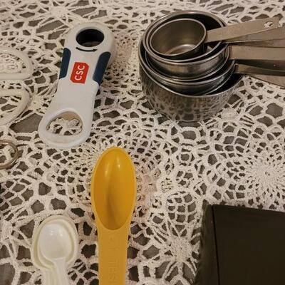 Lot 100: Kitchen Utensils Lot
