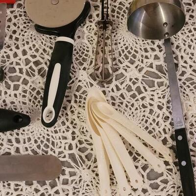 Lot 102: Kitchen Utensils Lot