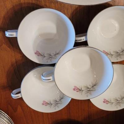 Lot 105: Noritake 'Silverdale' China Set (white with Silver Rim)