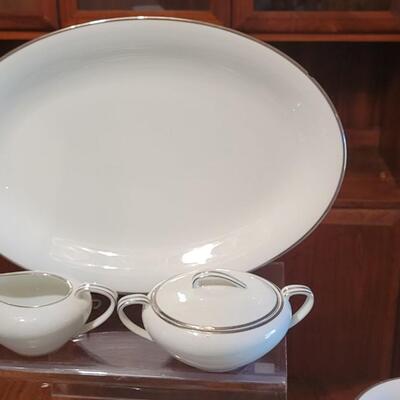 Lot 105: Noritake 'Silverdale' China Set (white with Silver Rim)