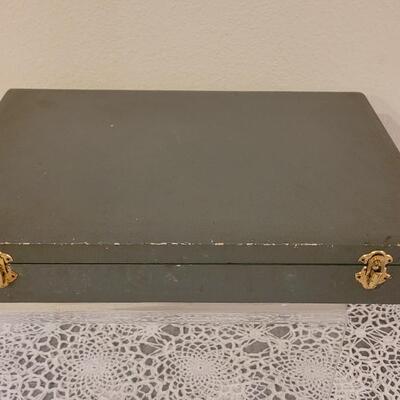Lot 107: Mid Century Modern Sohnaco Stainless Flatware Set and storage box