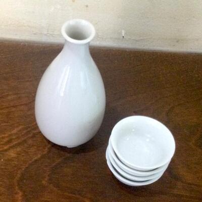 White Saki pitcher white 4 cups