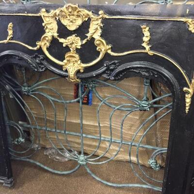 Mantel Black Wood