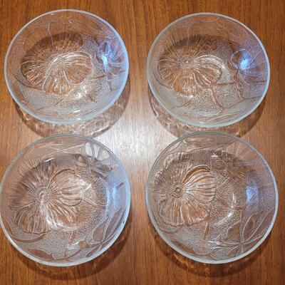 Lot 115: (4) Glass Salad Bowls