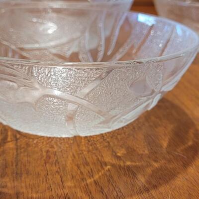 Lot 115: (4) Glass Salad Bowls