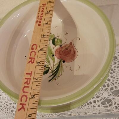 Lot 116: Vegetable/Fruit Bowl with Colander Holes and Drainage Plate