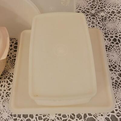 Lot 117: Tupperware Lot