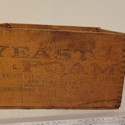 Lot 122: Yeast Foam for Root Beer Wood Crate