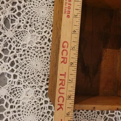 Lot 122: Yeast Foam for Root Beer Wood Crate