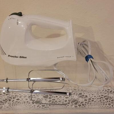 Lot 125: Proctor Silex Electric Hand Mixer